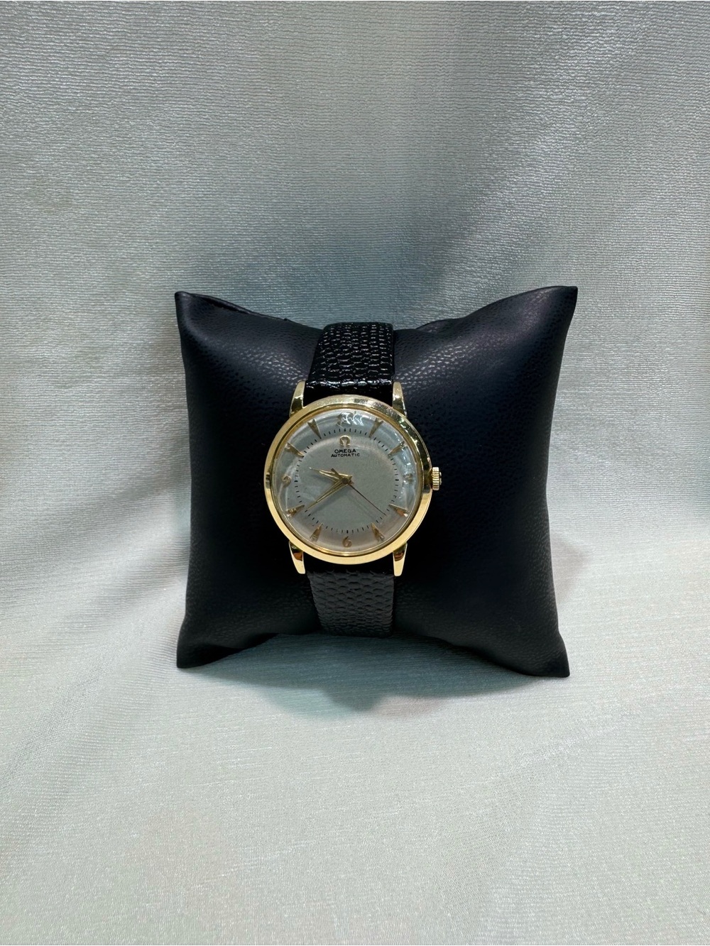 Vintage Omega Yellow Gold Watch - Picture 2 of 9